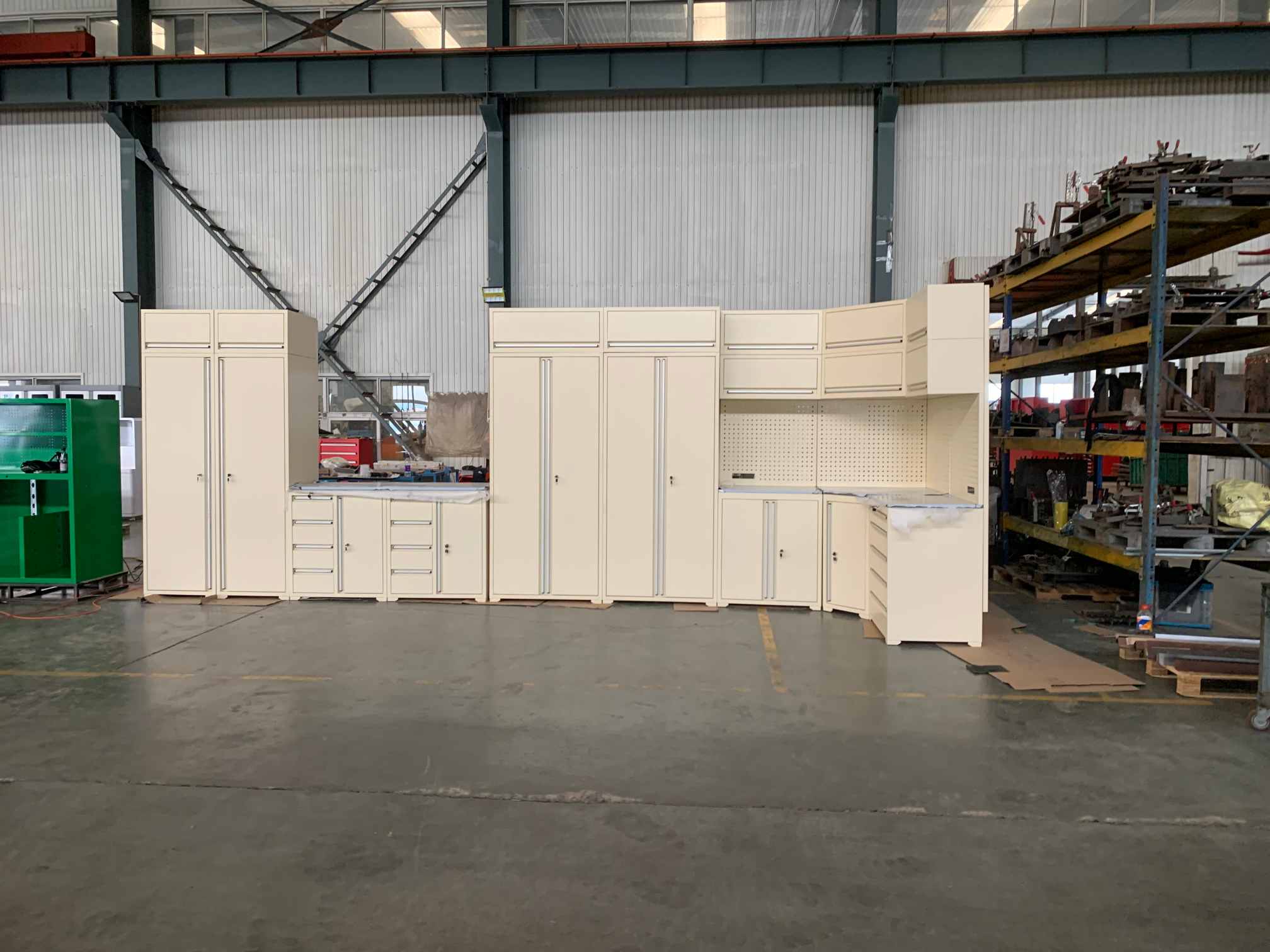 모듈식 차고 도구 캐비닛은 얼마나 편리합니까?